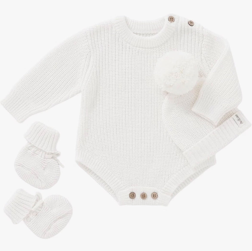 Conjunto tejido de bebé 3 piezas con volantes