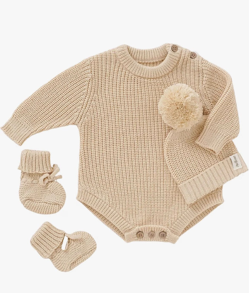 Conjunto tejido de bebé 3 piezas con volantes
